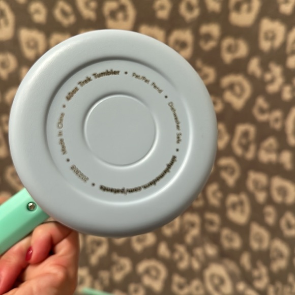 Simply Modern TREK 40oz Tumbler in Cool Mint New 🆕 & Never Used ❣️Beautiful 😍 - Picture 7 of 17